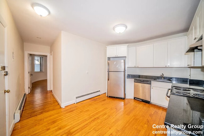 Building Photo - 1728 Beacon St