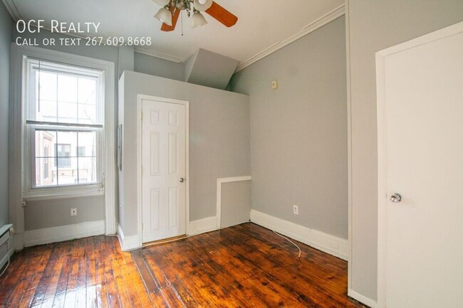 Building Photo - Spring Garden Second Floor One Bedroom Apa...
