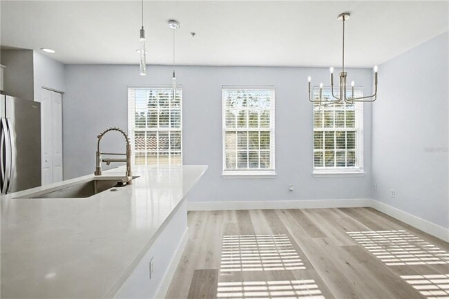 Building Photo - 1042 Waterside Dr