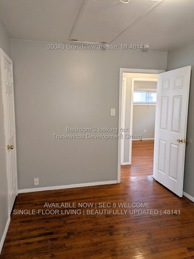 Building Photo - 30043 Grandview St