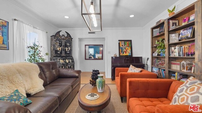 Building Photo - 3801 Sutro Ave