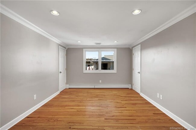 Building Photo - 51 Janet Dr