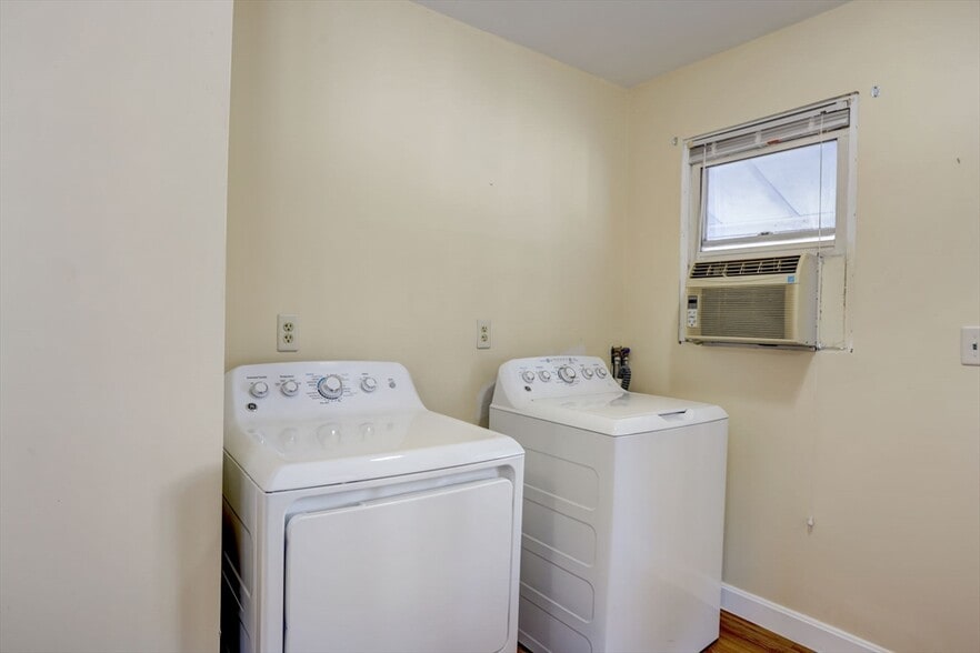 Building Photo - 95 Bailey Rd