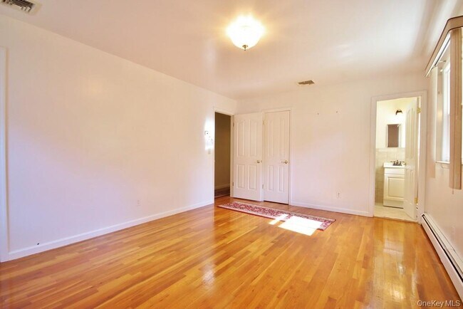 Building Photo - 570 Manville Rd