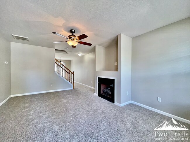 Building Photo - 3 BED/2.5 BATH TOWNHOME IN ARDEN
