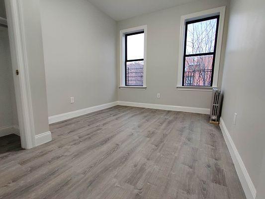 Building Photo - 3 bedroom in BRONX NY 10459