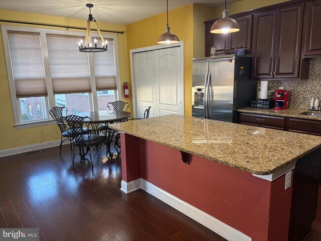 Building Photo - 105 Elton Farm Cir