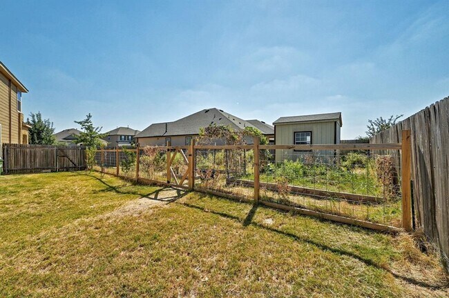 Building Photo - 7904 Gato Ln