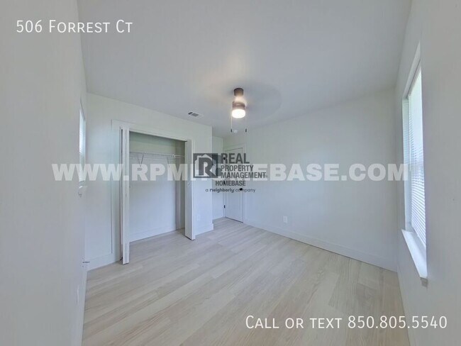 Building Photo - 506 Forrest Ct