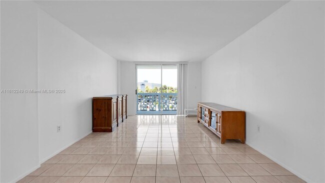 Building Photo - 13155 Ixora Ct