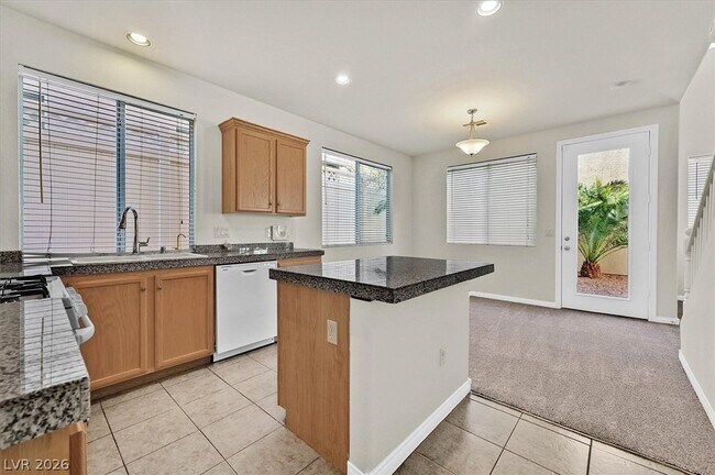 Building Photo - 7565 Grassy Bank St