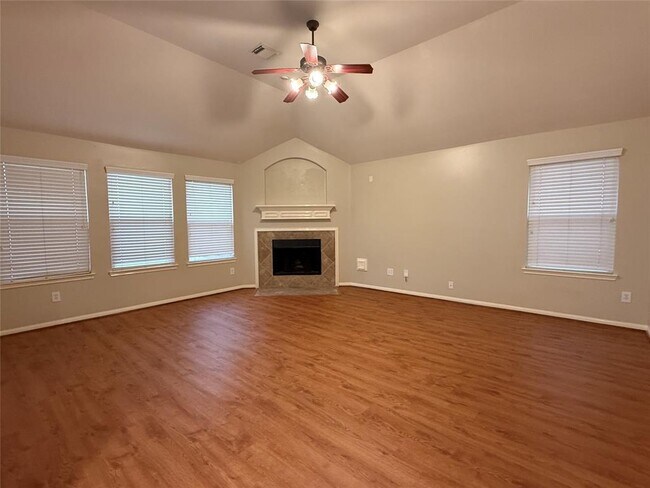 Building Photo - 11530 Columbia Pines Ln