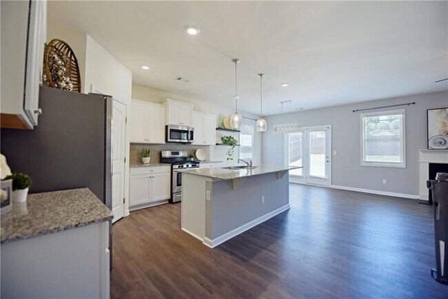 Building Photo - 4255 Sunflower Cir