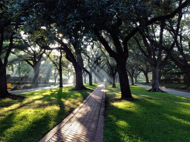 Building Photo - 2023 South Blvd