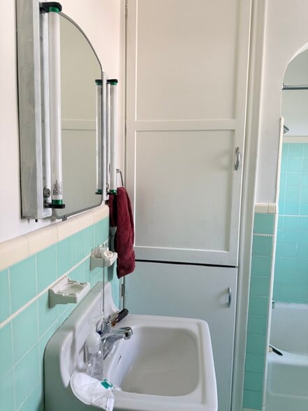 Building Photo - 3585 S 900 E