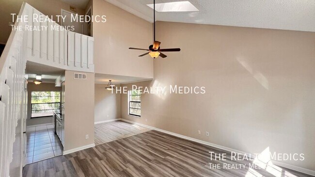 Building Photo - 10207 Comfort Cir
