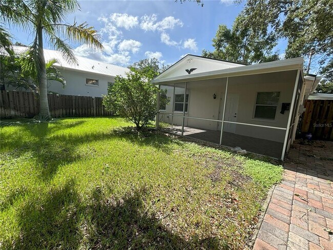 Building Photo - 4727 W Wallcraft Ave