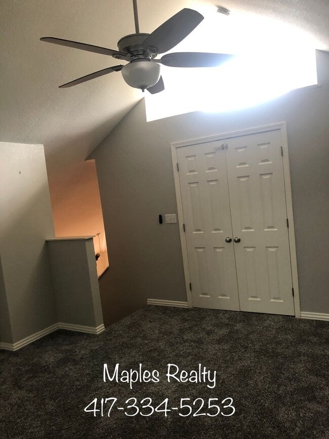 Building Photo - 3 bed/3bath PENTHOUSE condo in Branson, MO