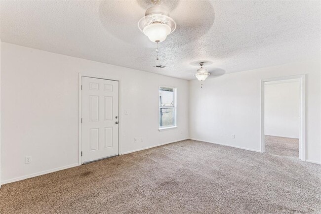 Building Photo - 1405 SW 77th Terrace