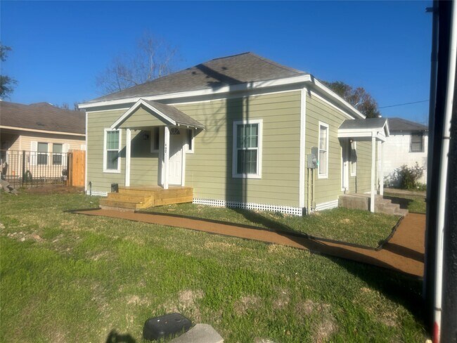 Building Photo - 602 Cordell St