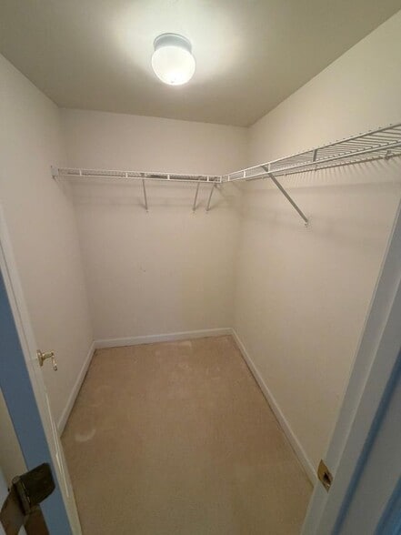 Building Photo - 20360 Stillhouse Branch Pl