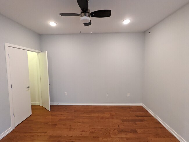 Building Photo - 411 N 41st St