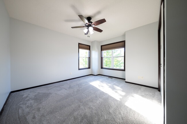 Building Photo - 2638 Vierling Dr E