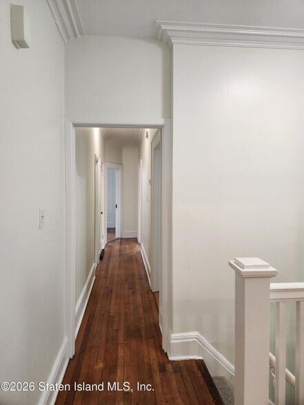 Building Photo - 164 Cromwell Ave