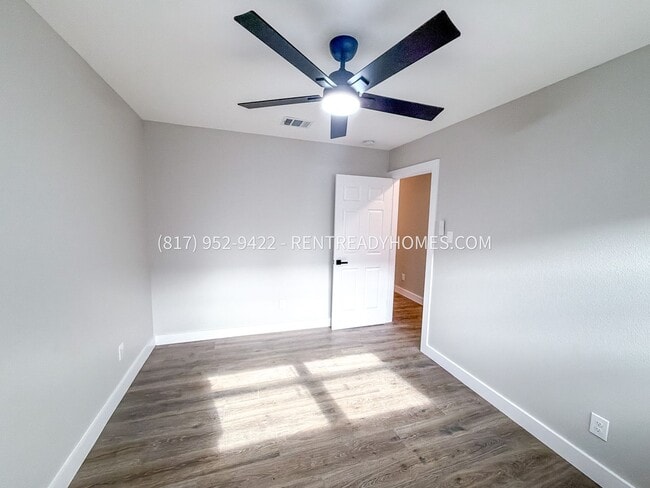 Building Photo - 6023 Heatherbrook Dr