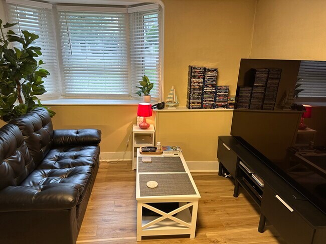 Building Photo - 31 State St