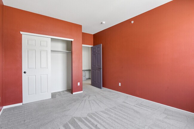 Building Photo - 1574 Olympia Cir