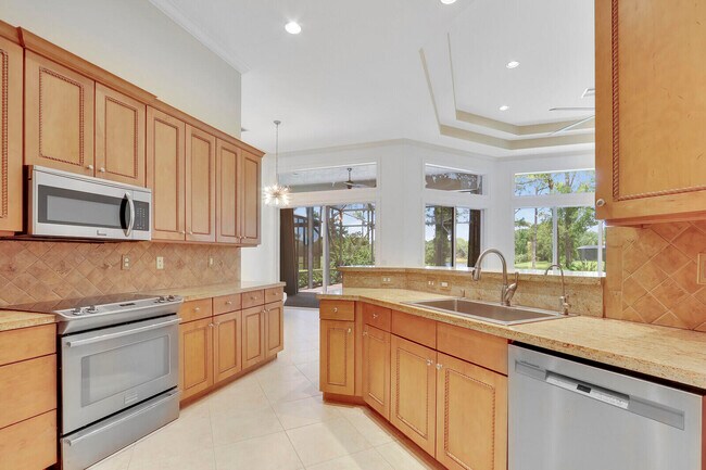 Building Photo - 9400 Briarcliff Trace
