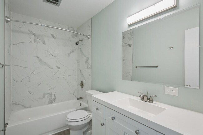 Building Photo - 1210 Pierce St