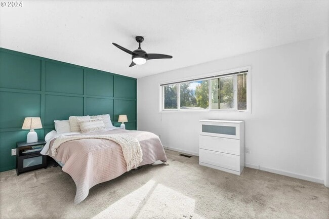 Building Photo - 18450 SW Deline St