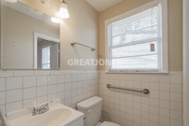 Building Photo - 7268 Fontana Dr