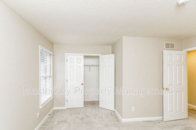 Building Photo - 105 Woodshire Ln