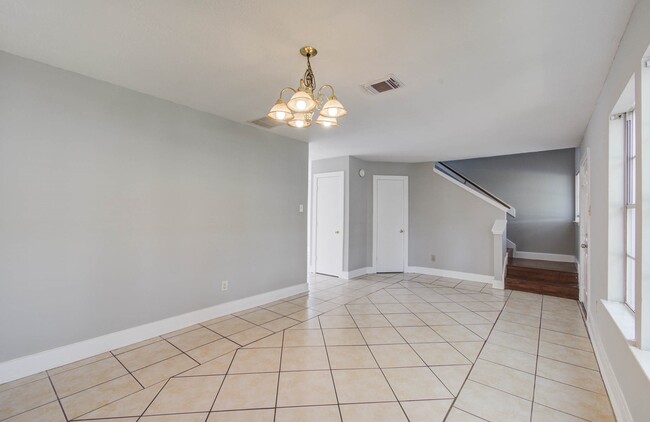 Building Photo - 15850 E Park Ct