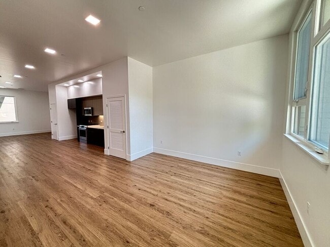 Building Photo - 1549 32nd St