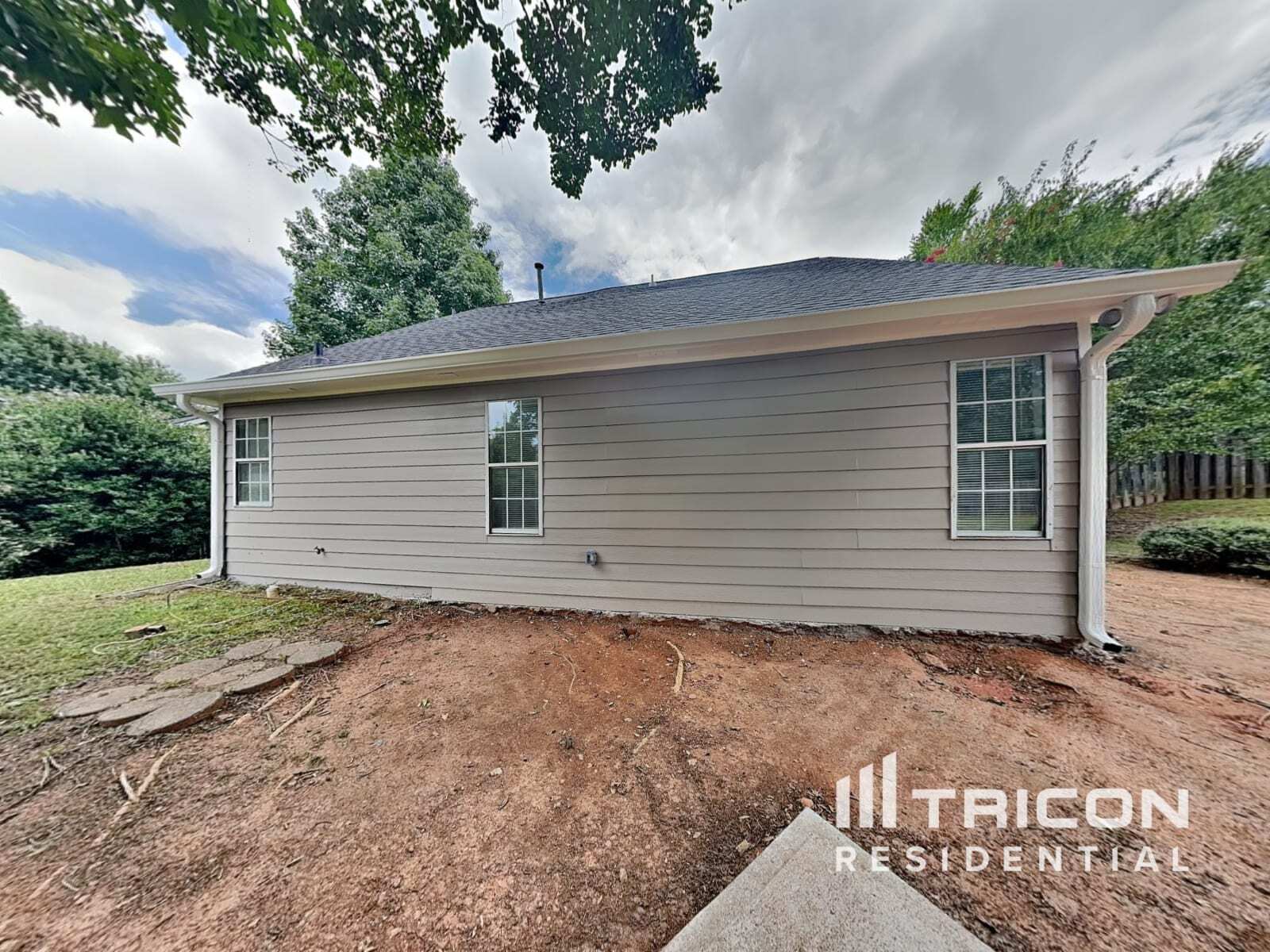 Building Photo - 1791 Killarney Dr SW