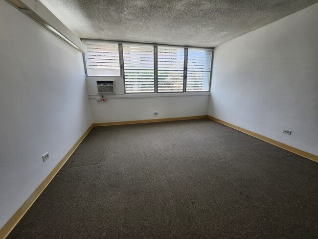 Building Photo - 1550 Rycroft St
