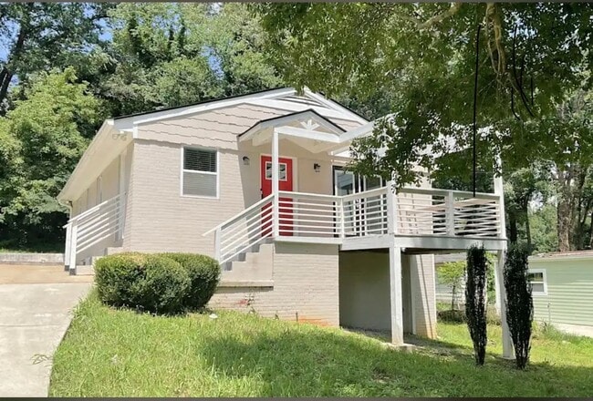 Building Photo - 2121 Nichols Ln