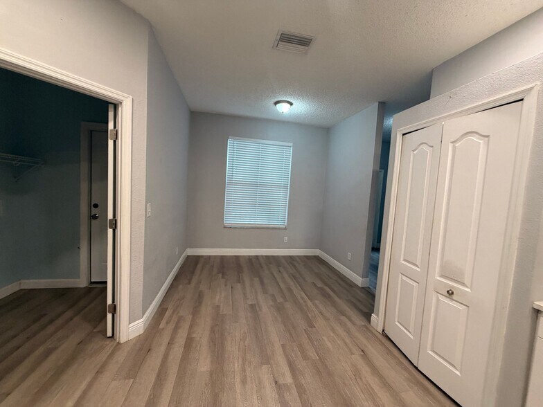 Building Photo - 704 Grand Canyon Dr