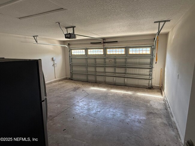 Building Photo - 8850 Southwest Ct