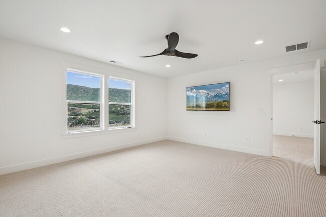 Building Photo - 474 Ascent Dr