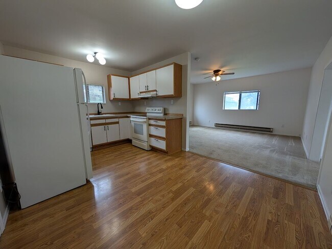 Building Photo - 1 Bedroom Pet-Friendly Casita (Plus Bonus Spaces!)