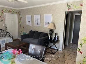 Building Photo - 4652 Poinciana St