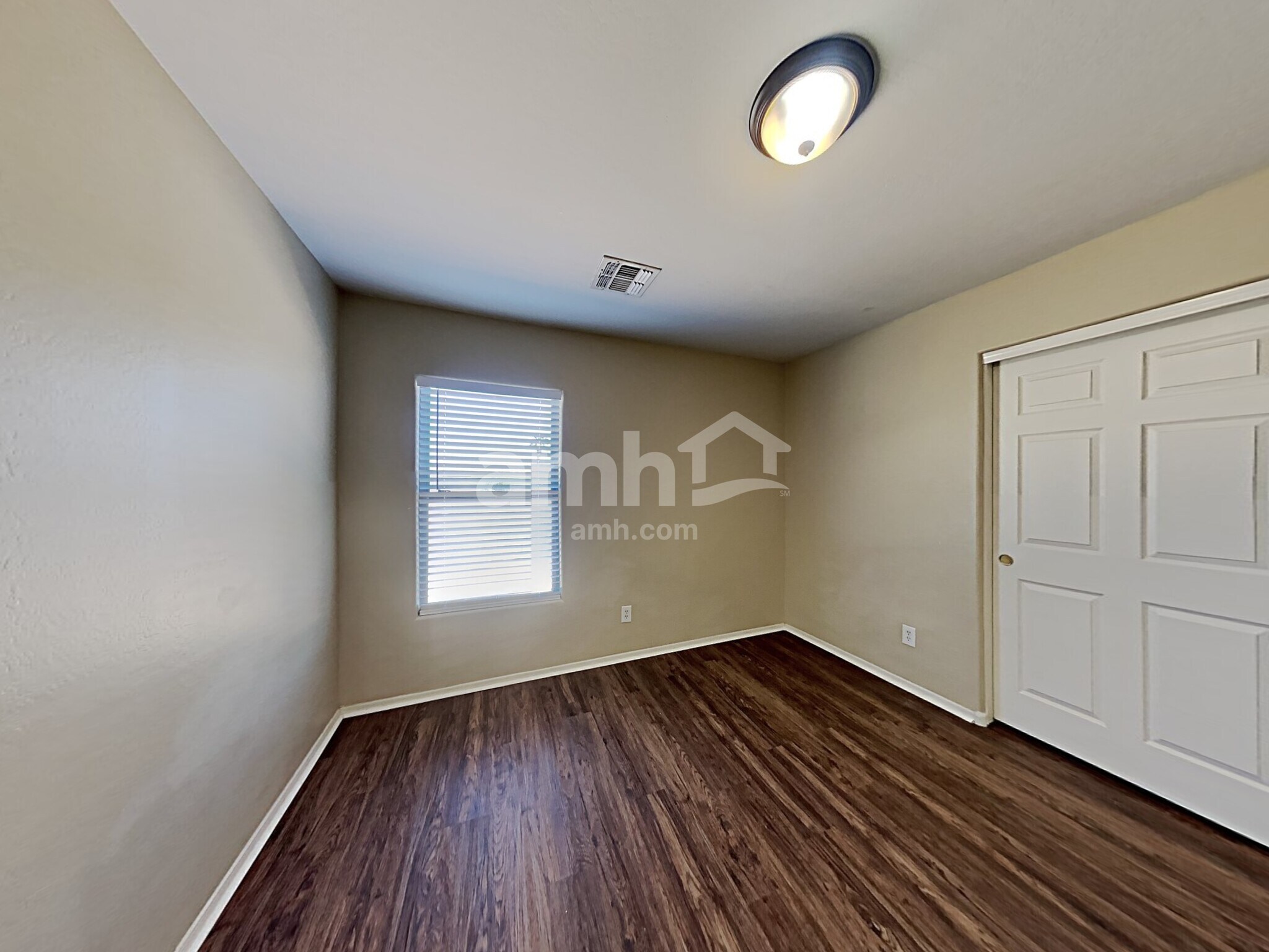 Building Photo - 1517 S 115th Dr