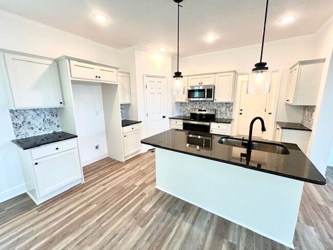 Building Photo - New Construction Home located in Guntersvi...