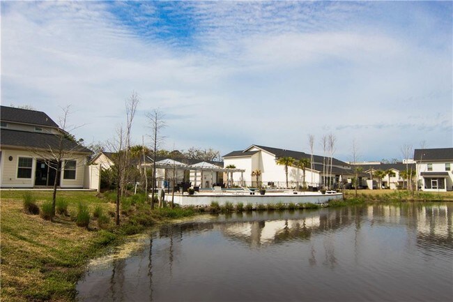 Building Photo - 702 Mariners Cir