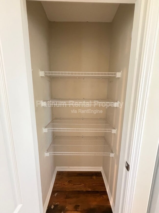 Building Photo - 105 Platte St